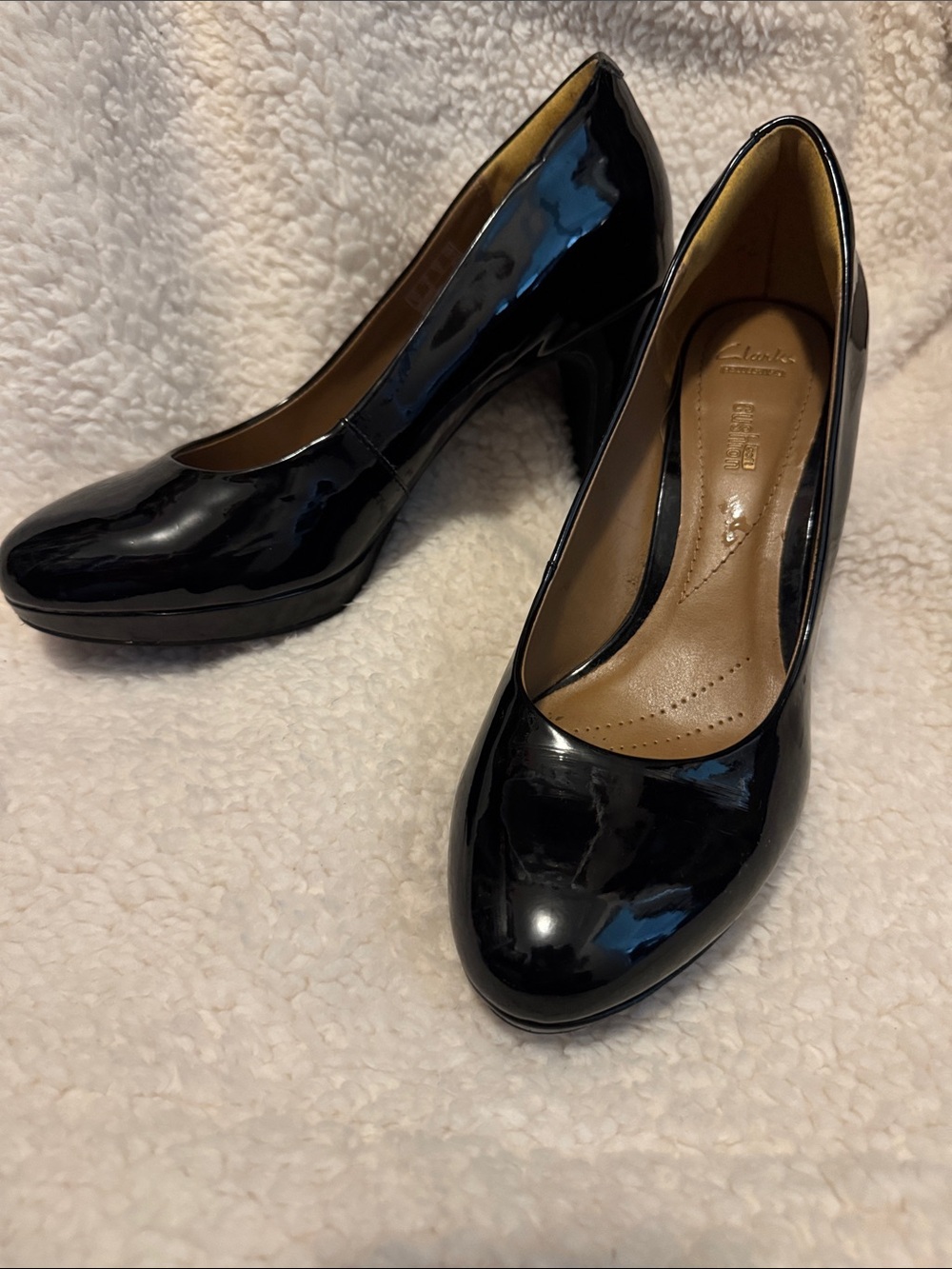 Clarks Women’s Black Rounded Toe Heels
